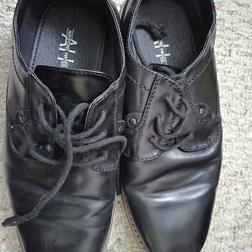 Men's dress shoes